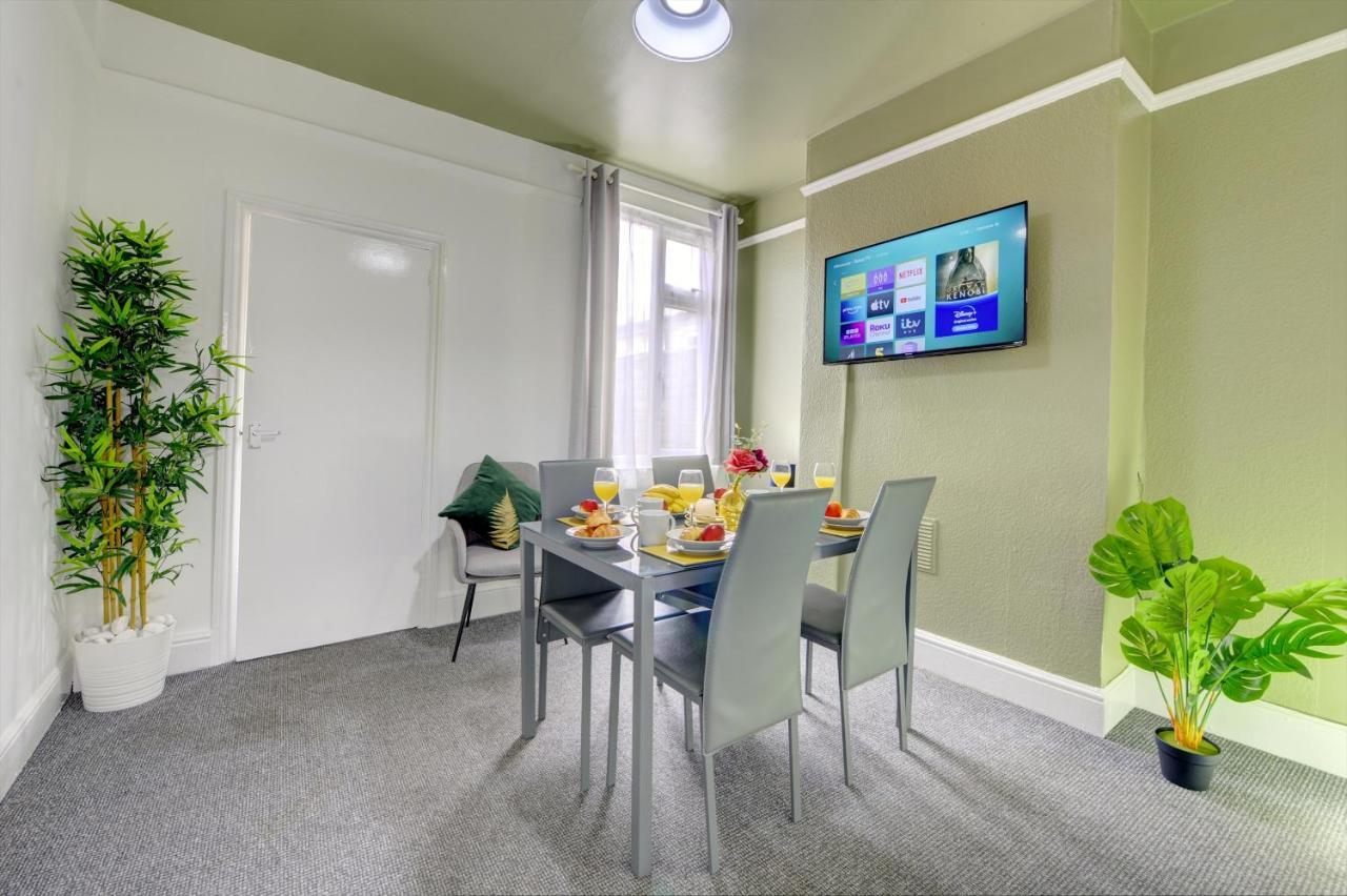 Cheerful 2 Bedroom Home, Sleeps 5 Guest Comfy, 1X Double Bed, 3X Single Beds, Free Parking, Free Wifi, Suitable For Business, Leisure Guest,Coventry, Midlands Экстерьер фото