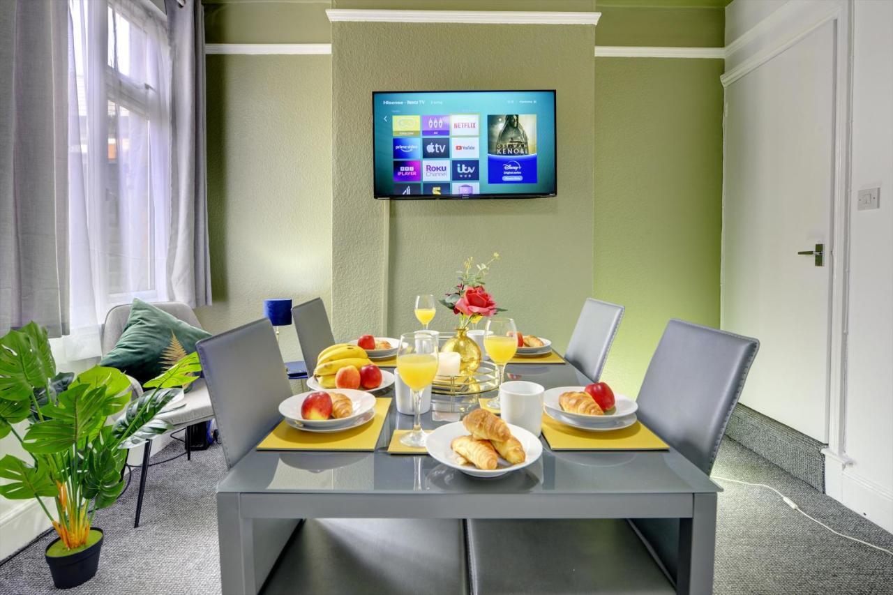Cheerful 2 Bedroom Home, Sleeps 5 Guest Comfy, 1X Double Bed, 3X Single Beds, Free Parking, Free Wifi, Suitable For Business, Leisure Guest,Coventry, Midlands Экстерьер фото