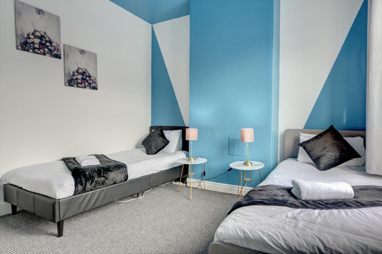 Cheerful 2 Bedroom Home, Sleeps 5 Guest Comfy, 1X Double Bed, 3X Single Beds, Free Parking, Free Wifi, Suitable For Business, Leisure Guest,Coventry, Midlands Экстерьер фото