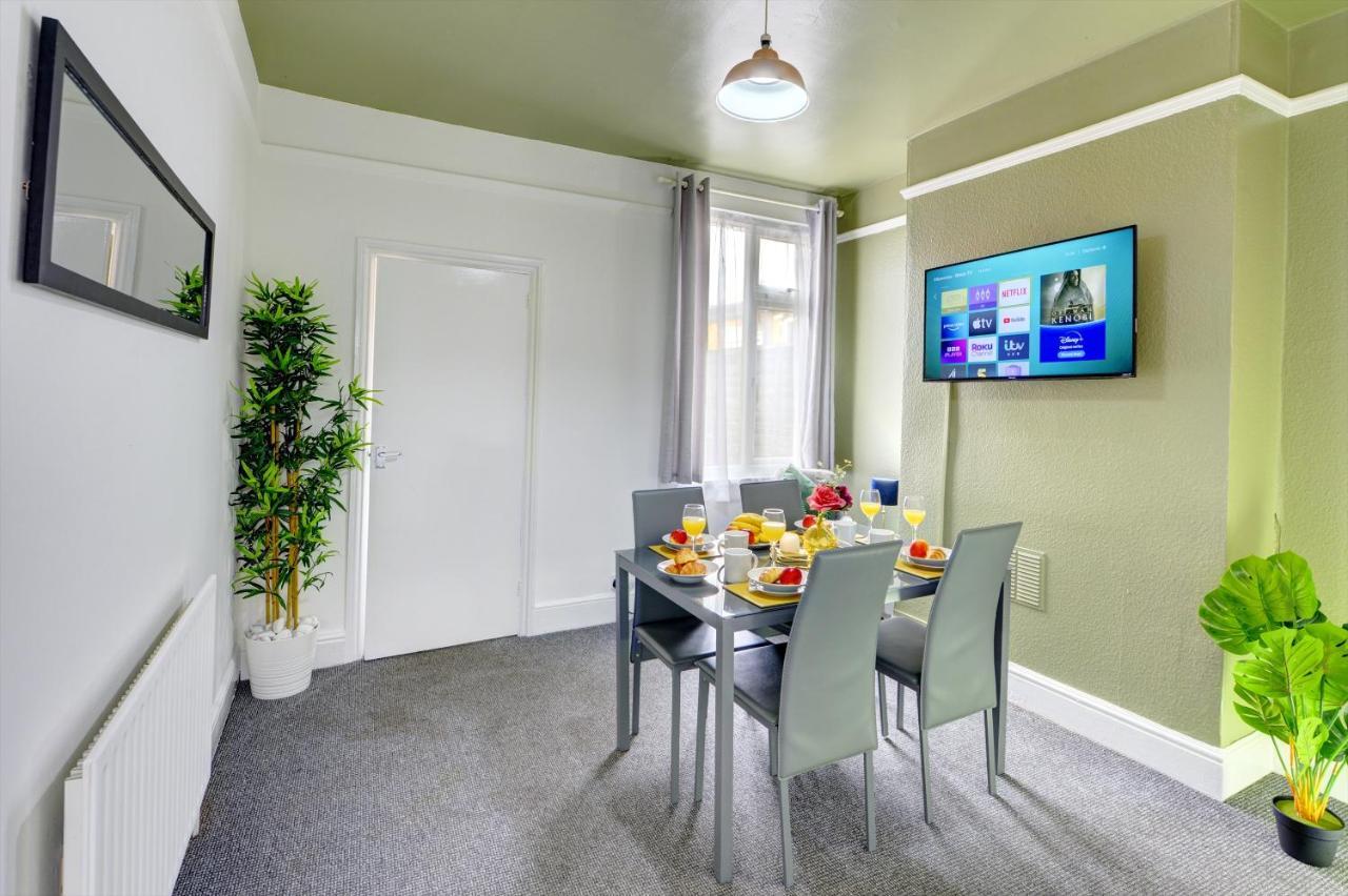 Cheerful 2 Bedroom Home, Sleeps 5 Guest Comfy, 1X Double Bed, 3X Single Beds, Free Parking, Free Wifi, Suitable For Business, Leisure Guest,Coventry, Midlands Экстерьер фото