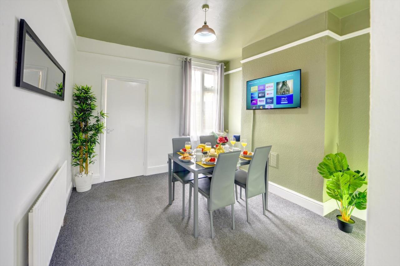 Cheerful 2 Bedroom Home, Sleeps 5 Guest Comfy, 1X Double Bed, 3X Single Beds, Free Parking, Free Wifi, Suitable For Business, Leisure Guest,Coventry, Midlands Экстерьер фото