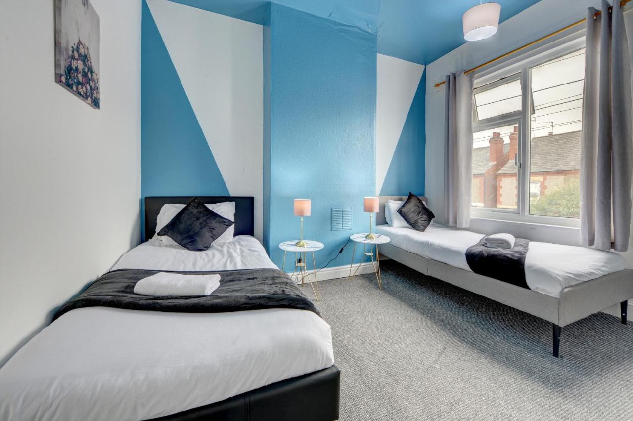 Cheerful 2 Bedroom Home, Sleeps 5 Guest Comfy, 1X Double Bed, 3X Single Beds, Free Parking, Free Wifi, Suitable For Business, Leisure Guest,Coventry, Midlands Экстерьер фото