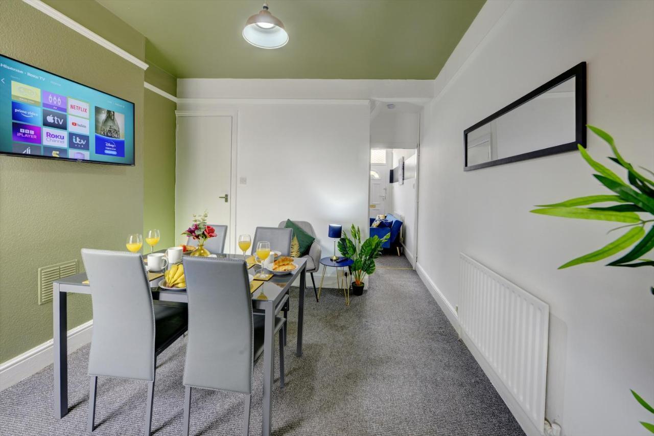 Cheerful 2 Bedroom Home, Sleeps 5 Guest Comfy, 1X Double Bed, 3X Single Beds, Free Parking, Free Wifi, Suitable For Business, Leisure Guest,Coventry, Midlands Экстерьер фото
