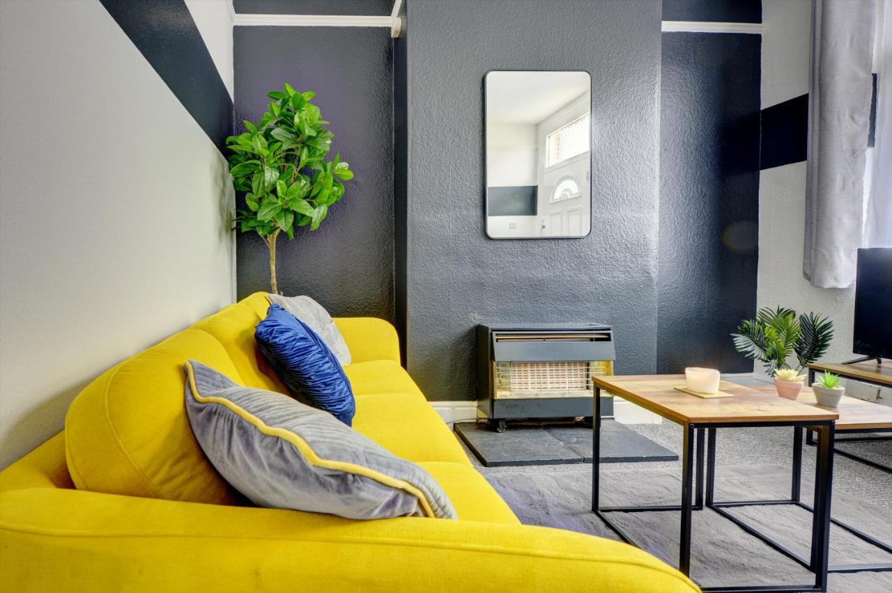 Cheerful 2 Bedroom Home, Sleeps 5 Guest Comfy, 1X Double Bed, 3X Single Beds, Free Parking, Free Wifi, Suitable For Business, Leisure Guest,Coventry, Midlands Экстерьер фото