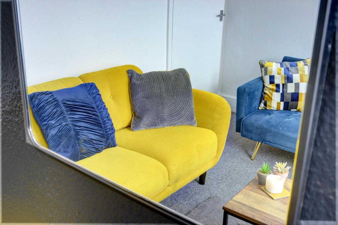 Cheerful 2 Bedroom Home, Sleeps 5 Guest Comfy, 1X Double Bed, 3X Single Beds, Free Parking, Free Wifi, Suitable For Business, Leisure Guest,Coventry, Midlands Экстерьер фото