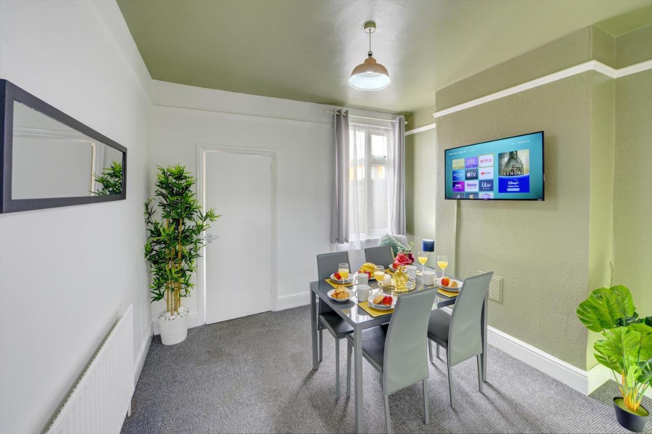 Cheerful 2 Bedroom Home, Sleeps 5 Guest Comfy, 1X Double Bed, 3X Single Beds, Free Parking, Free Wifi, Suitable For Business, Leisure Guest,Coventry, Midlands Экстерьер фото