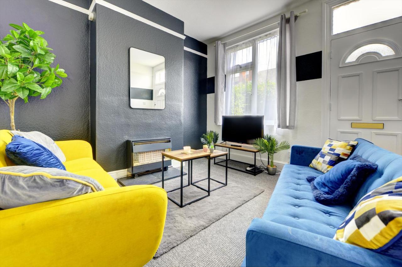 Cheerful 2 Bedroom Home, Sleeps 5 Guest Comfy, 1X Double Bed, 3X Single Beds, Free Parking, Free Wifi, Suitable For Business, Leisure Guest,Coventry, Midlands Экстерьер фото